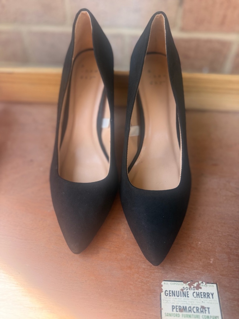 Classic Black Pointed-Toe Women's Pumps